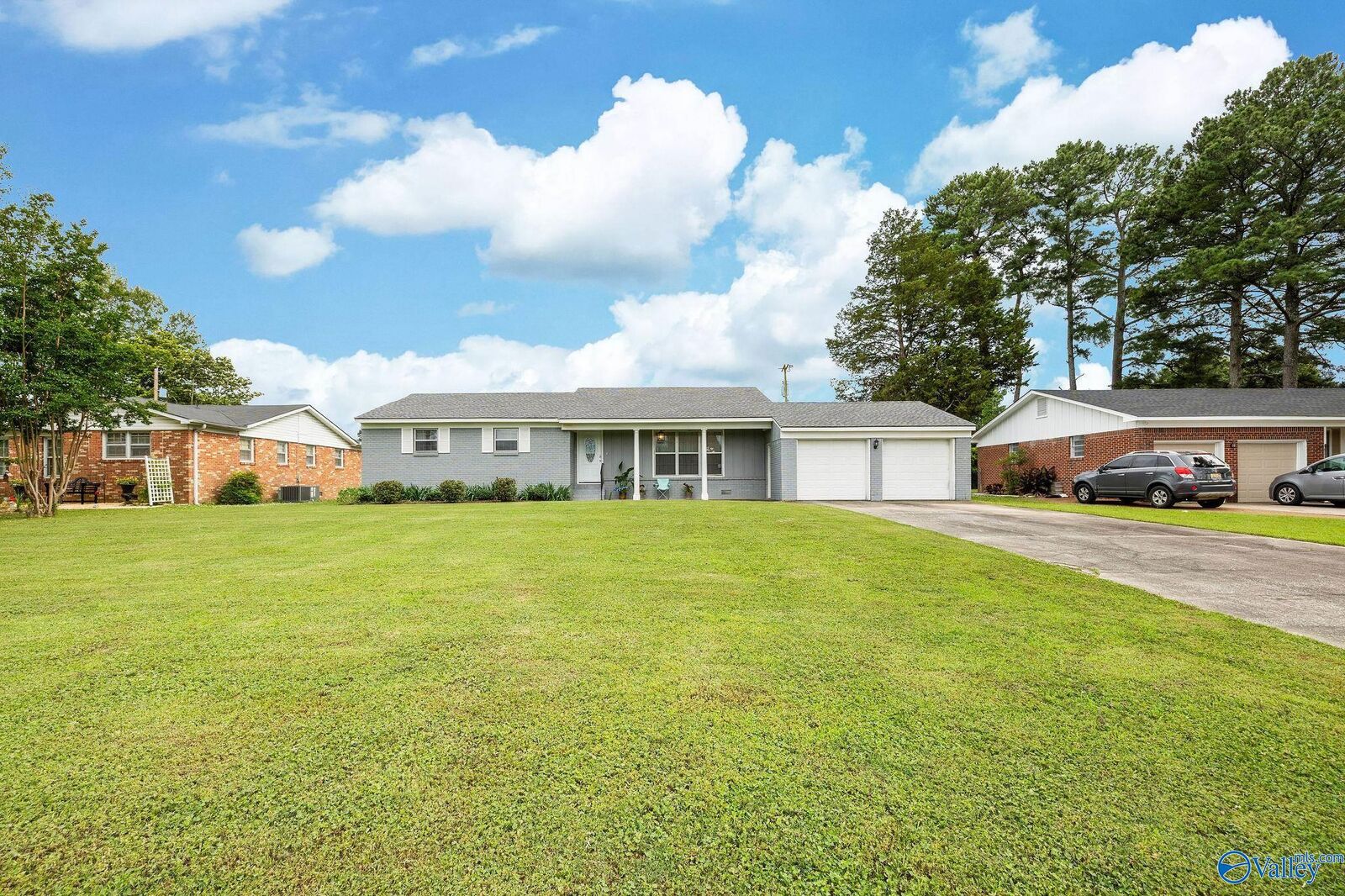 Property Photo:  1109 SW Betty Street  AL 35603 