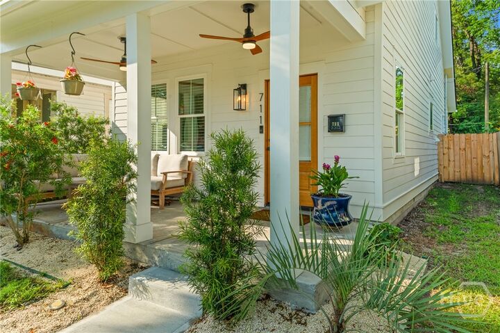 Property Photo:  711 32nd Street E  GA 31401 
