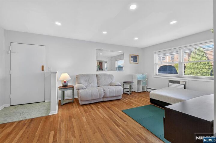 Property Photo: 34 Knox Terrace 1A NJ 07470