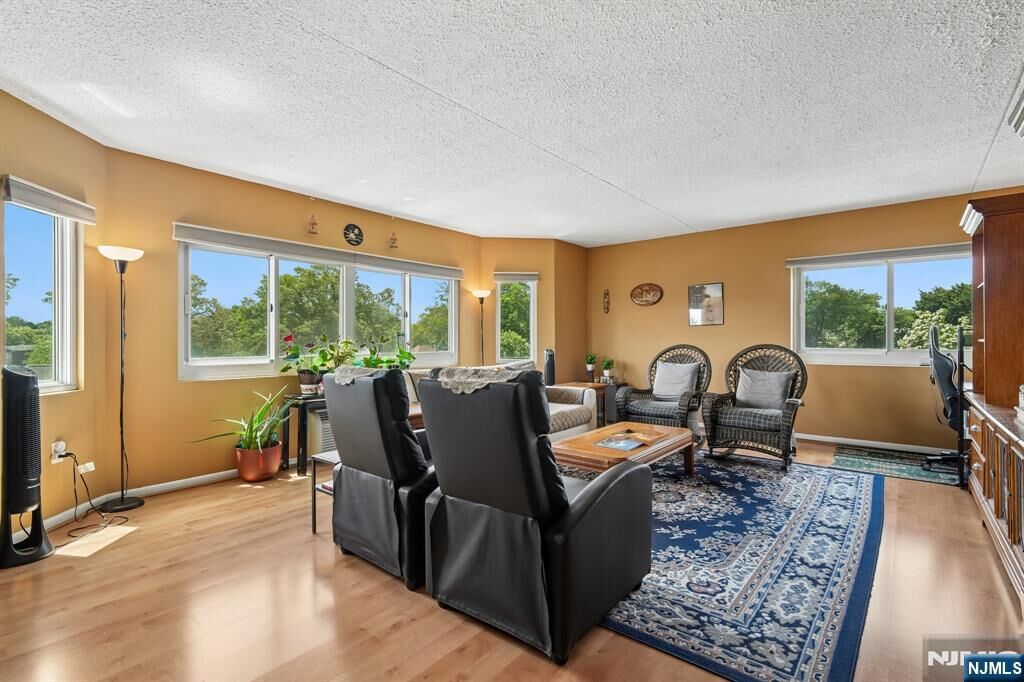 Property Photo:  310 Lookout Avenue 501  NJ 07601 