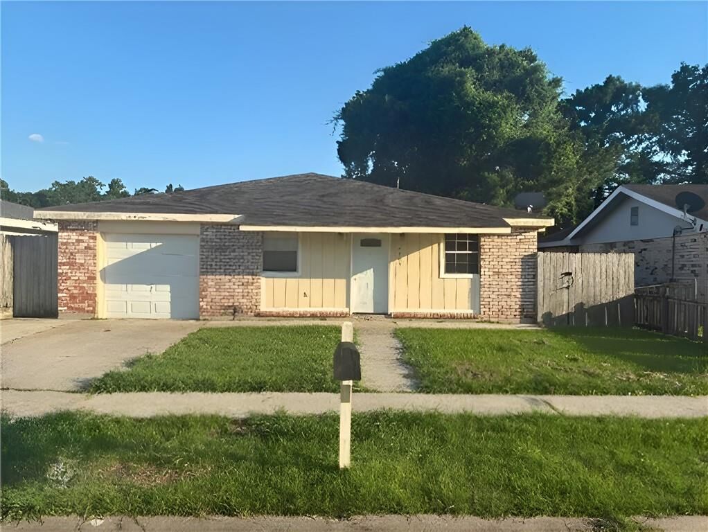 Property Photo:  2405 Ramsey Drive  LA 70072 