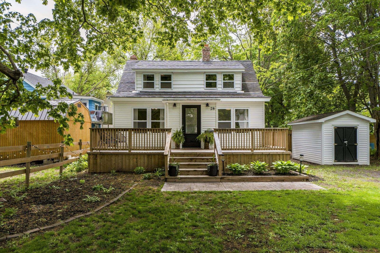 Property Photo: 28 Crescent Avenue NS B4N 1R2