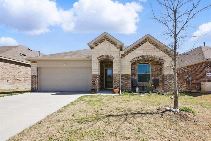 Property Photo:  14808 Hester Trail  TX 76052 