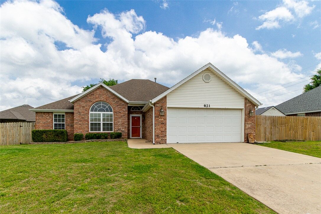 Property Photo:  821 Topaz Street  AR 72745 