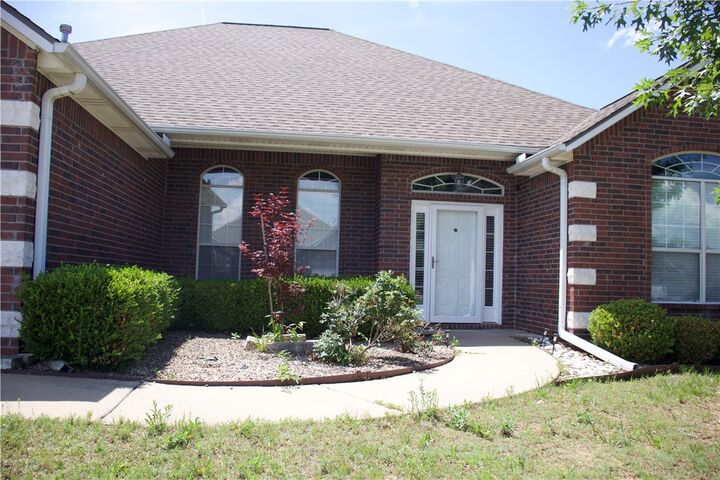 Property Photo: 3902 SW Blackberry Street AR 72713
