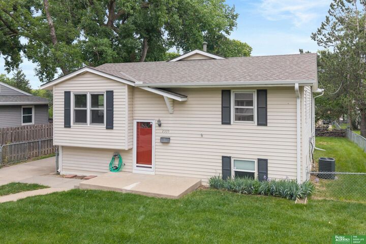 Property Photo:  2335 S 123 Street  NE 68144 