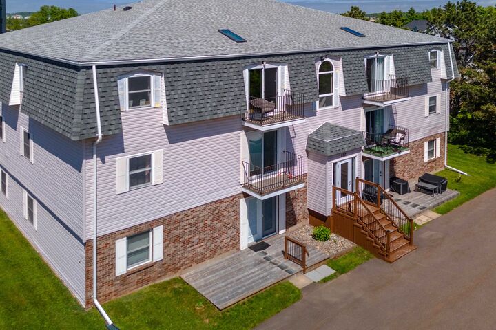 152 Maypoint Road 10 — photo 1