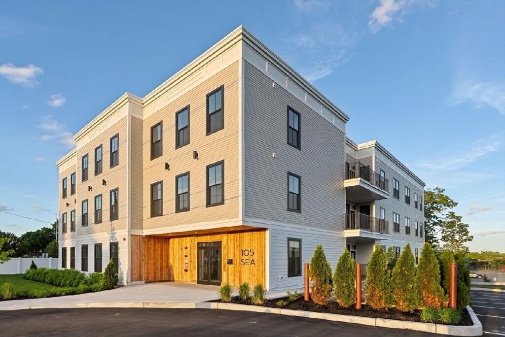 Property Photo:  105 Sea Street 101  MA 02169 