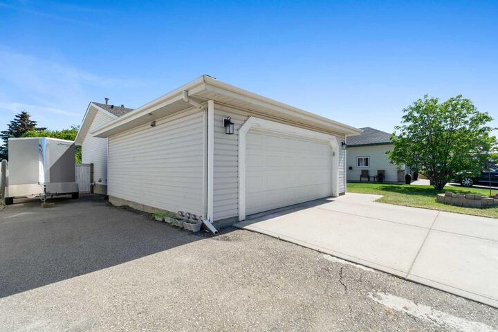 Photo de la propriété:  7701 106A Street  AB T8W 2H8 