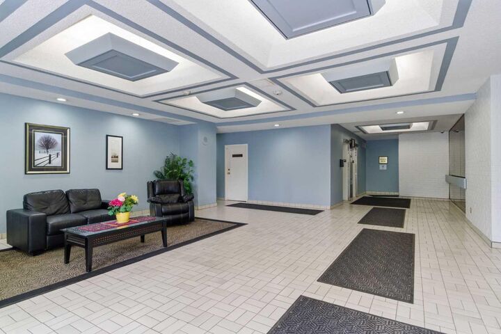 Property Photo: 924 14 Avenue SW 806 AB T2R 0N7