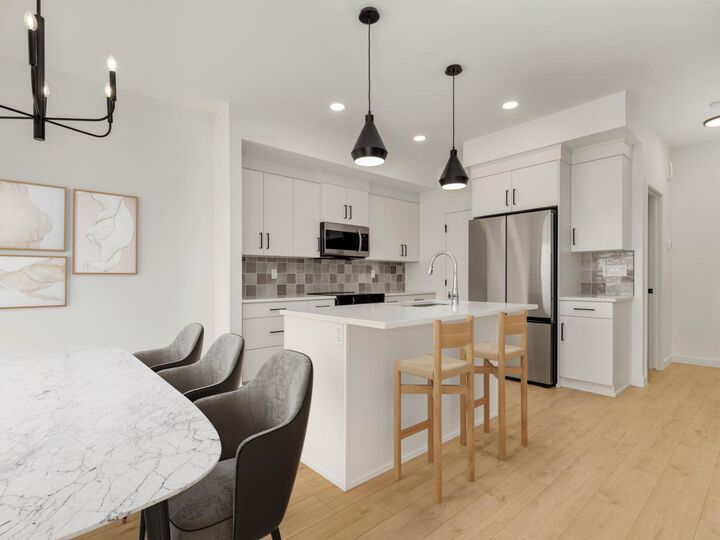 250 Caribou Way N — photo 1