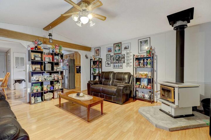 Property Photo:  10115 99 Avenue  AB T0H 0G0 