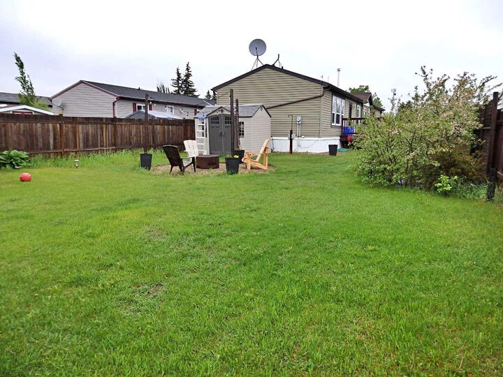 Property Photo: 5007 44 Avenue AB T9X 0A9
