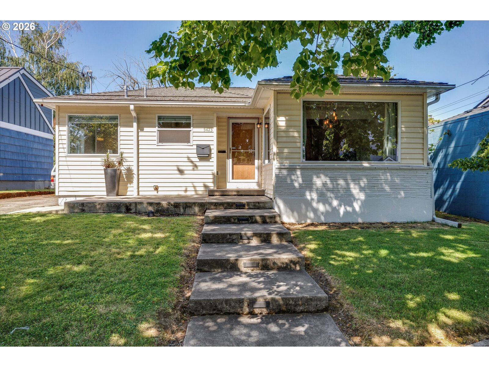 Property Photo:  5423 NE Cesar E Chavez Blvd  OR 97211 