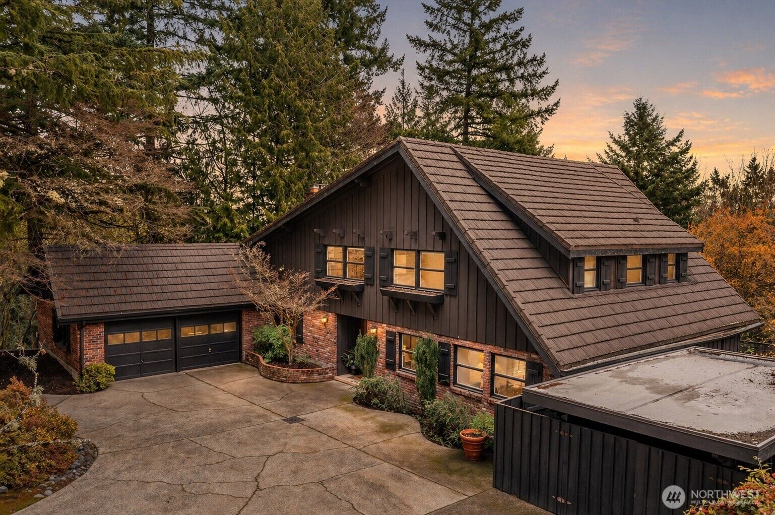 Property Photo: 16521 NE 1st Place WA 98008