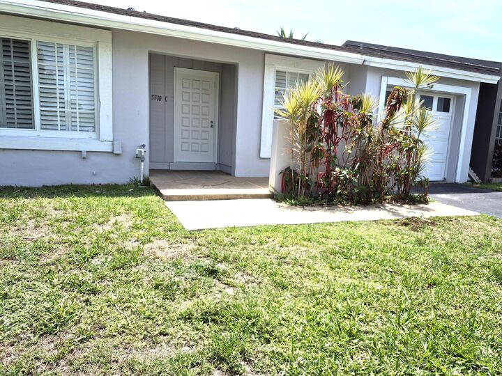 Property Photo:  5510 S Lakewood Cir Circle S C  FL 33063 