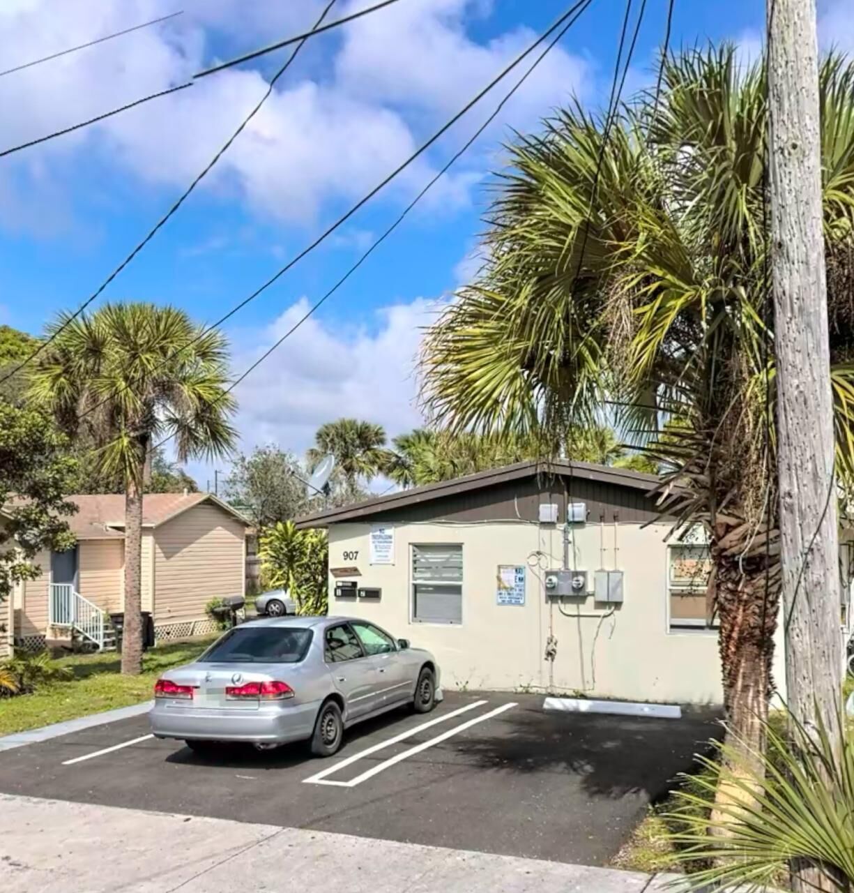 Property Photo:  907 5th Street 1  FL 33401 