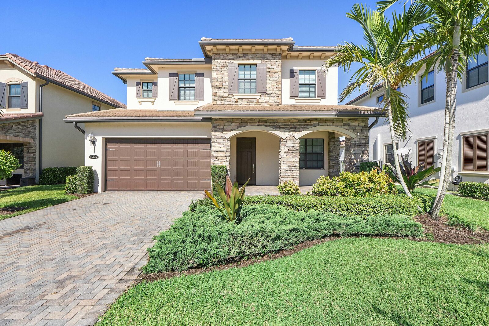 Property Photo:  11425 Watercrest Circle E  FL 33076 