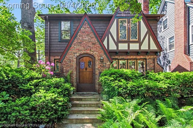 Property Photo:  42 Wellesley Drive  MI 48069 