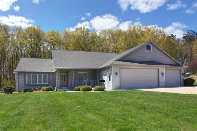 Property Photo: 1432 Nightingale Lane MI 49649