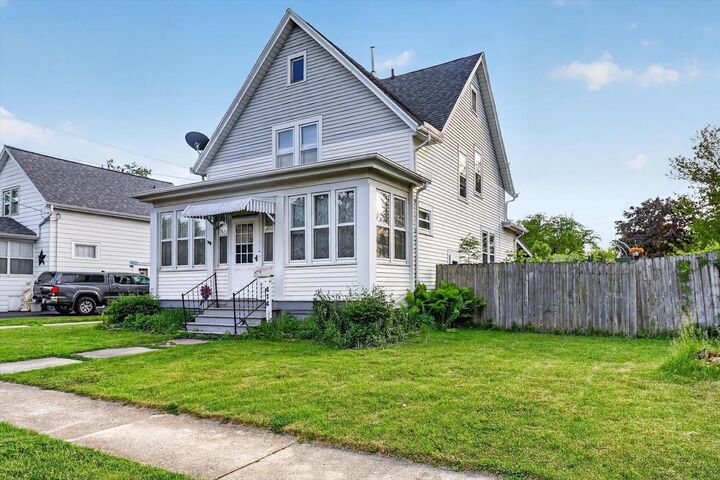 Property Photo:  414 N Monroe Street  WI 53098 