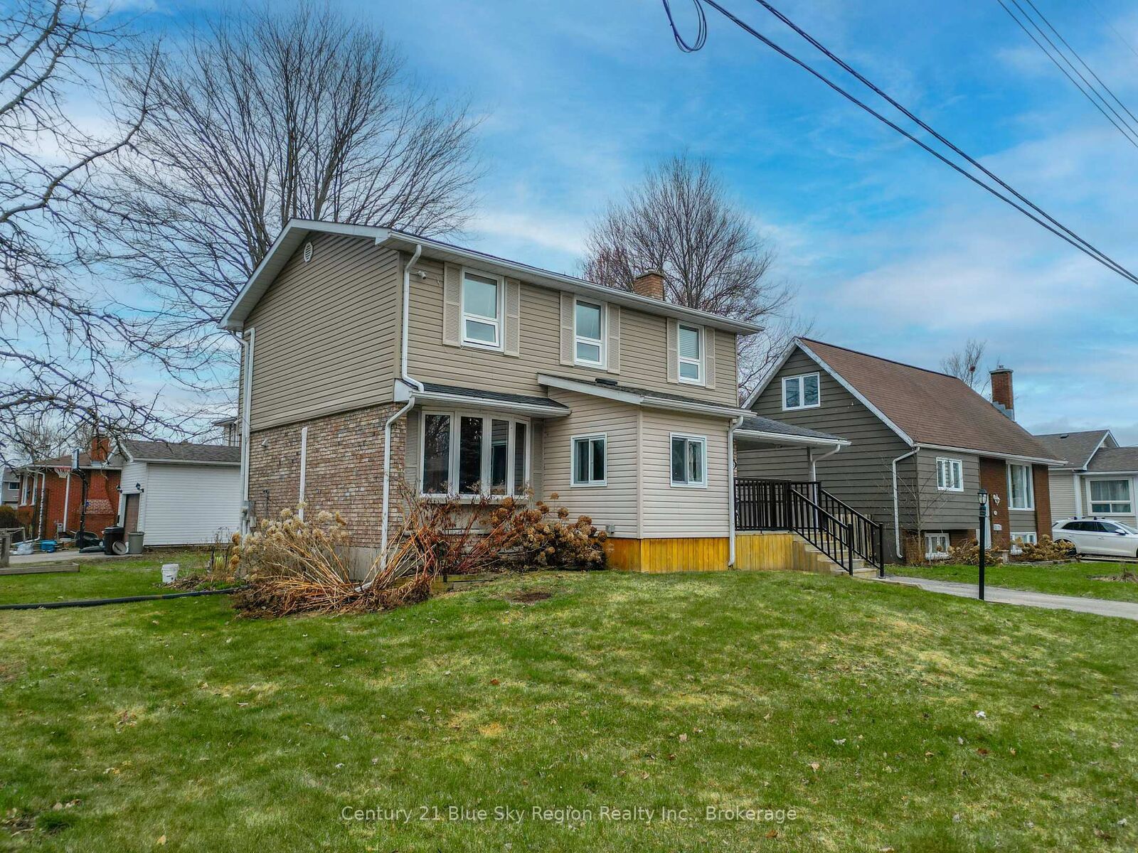 Property Photo:  25 Rowe Avenue  ON P1A 1W8 