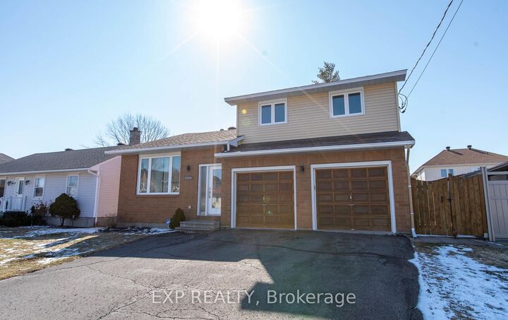 Property Photo: 1534 Rosebella Avenue ON K1T 1E8