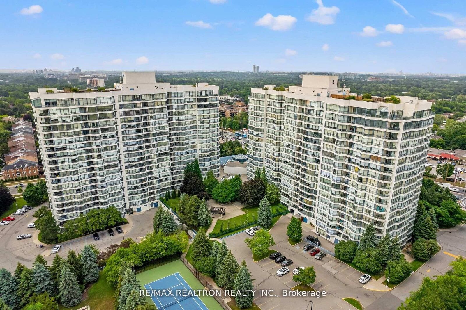 Property Photo:  7300 Yonge Street 210  ON L4J 7Y5 