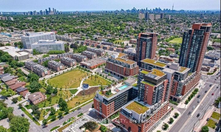 Property Photo: 3091 Dufferin Street 608 ON M6A 0C4