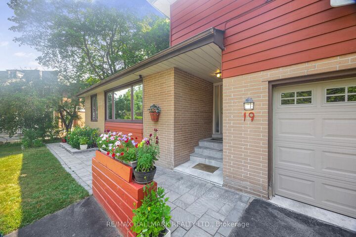 Property Photo: 19 Talwood Drive ON M3B 2P4