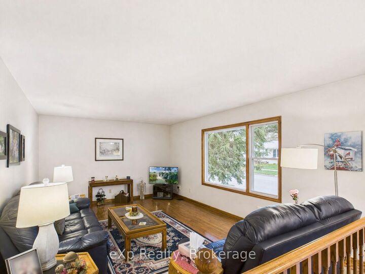303 Mary Street — photo 1