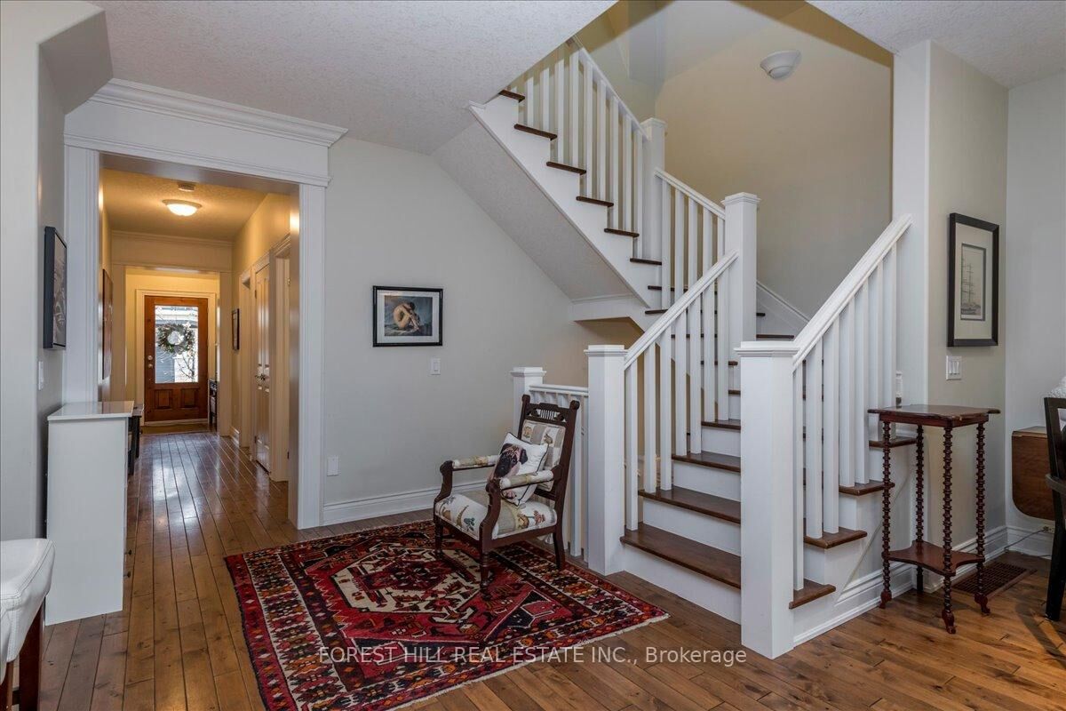 Property Photo: 10 Invermara Court 10 ON L3V 0B7