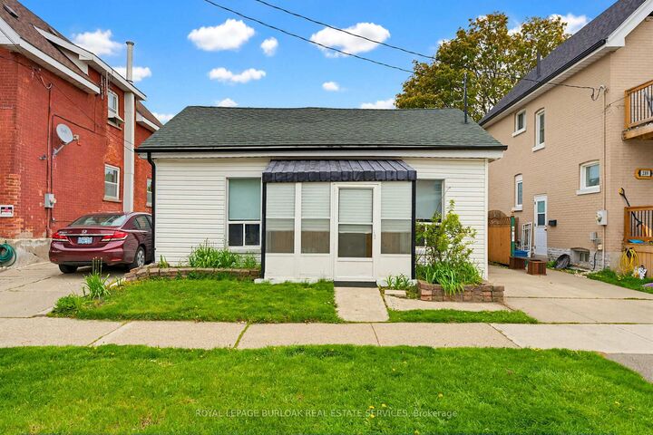 Property Photo: 291 Park Avenue ON N3S 5L2