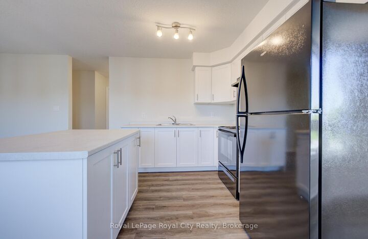 Property Photo: 465 Garafraxa Street W 7 ON N1M 0L6