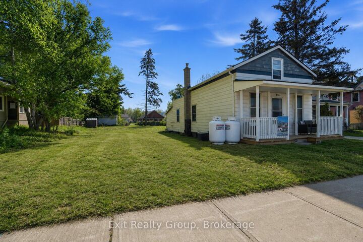 Property Photo: 27 Young Street ON K0K 1H0