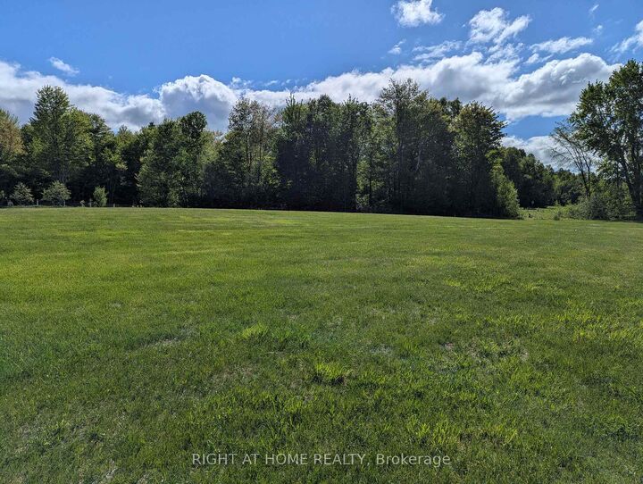 Property Photo:  