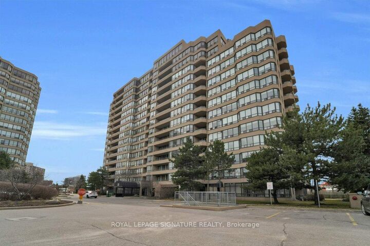 22 Clarissa Drive 1404 — photo 1