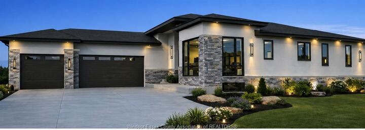 Property Photo: 2 Pebble Beach Court ON N8H 0G1