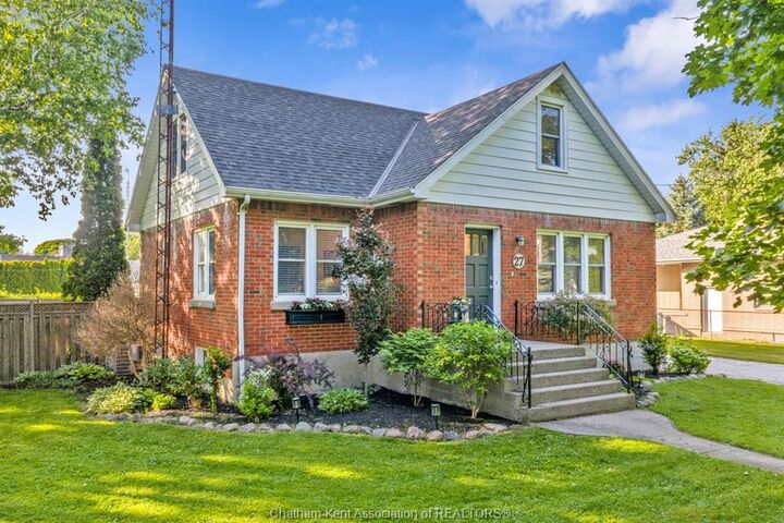 Property Photo: 27 Jackson Drive ON N7L 2N9
