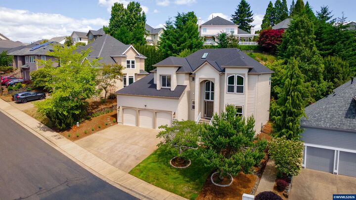 Property Photo: 6030 Mission Hills St SE OR 97306