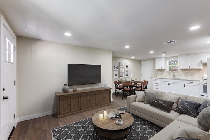 Property Photo:  1118 Spur Street  TX 78721 