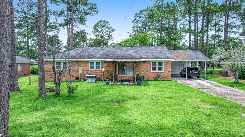 Property Photo:  1902 Robinhood Road  GA 31707 