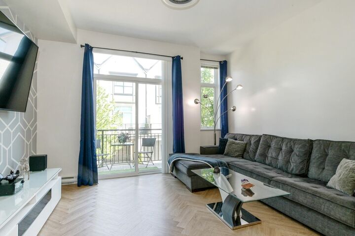 Property Photo: 17578 57A Avenue 106 BC V3S 7V2
