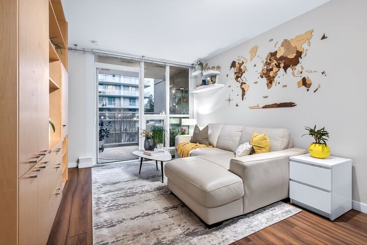 Property Photo:  135 E 17 Street 413  BC V7L 0C4 