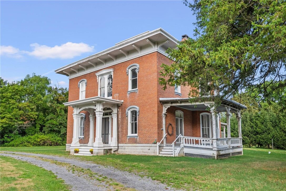 Property Photo:  546 Castle Street  NY 14456 