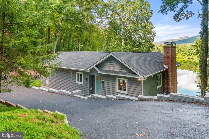 Property Photo: 435 Lakeside Drive WV 25425