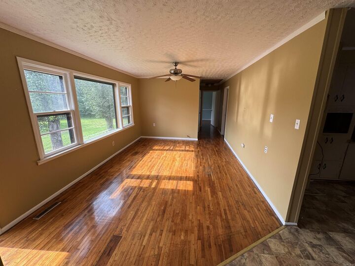 Property Photo: 1209 N 3rd St AR 72949