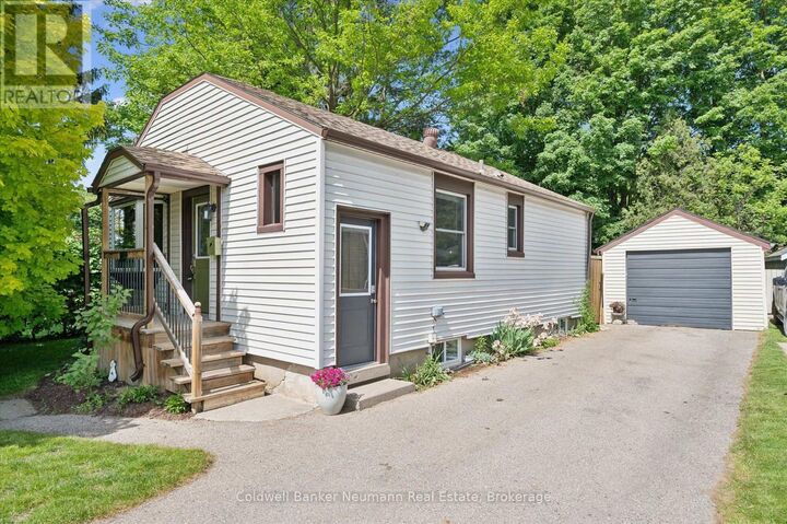 Property Photo:  153 Winston Boulevard  ON N3C 1M1 