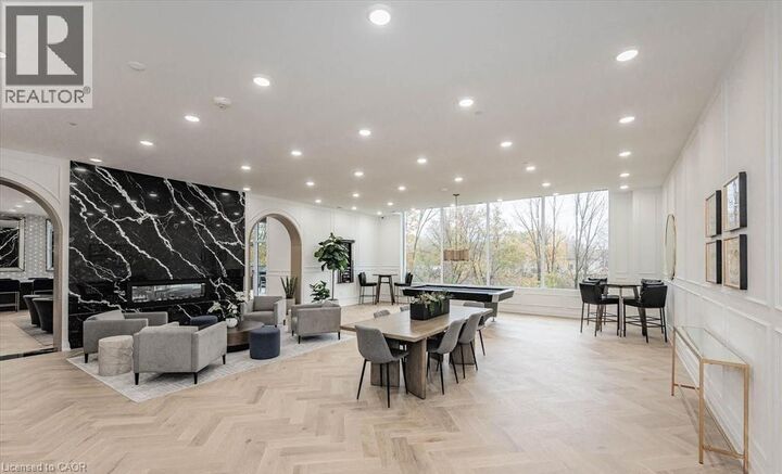 Property Photo:  71 Wyndham Street South 907  ON N1E 5R3 