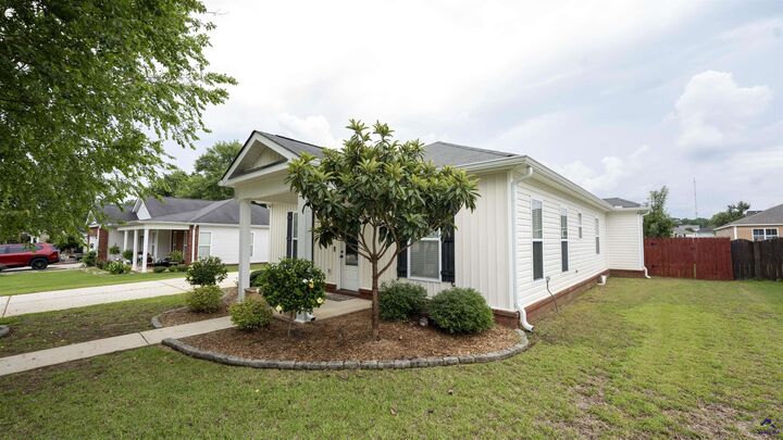 Property Photo:  111 Harmony Path  GA 31005 